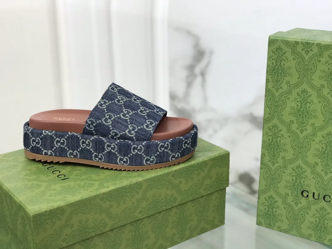 P360👟👟 GUCCI counter classic platform slippers, fabric: colorful GG cloth fabric + cowhide lining Outsole: wear-resistant rubber outsole with clear logo Packaging: the latest original packaging Size: 35 ~ 39 (40 and 41 customized are not returnable